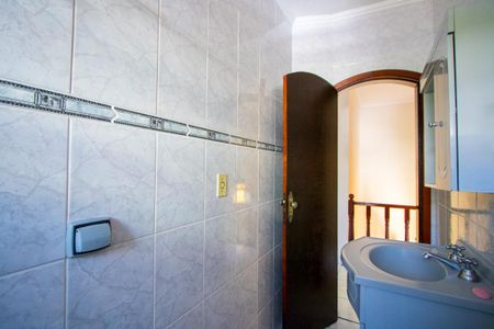 Casa à venda com 135m², 3 quartos e 3 vagas Casa à venda com 135m², 3 quartos e 3 vagasBanheiro social