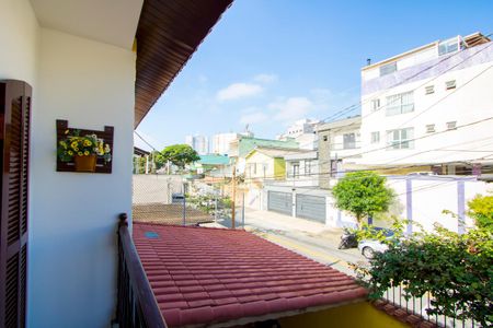 Casa à venda com 135m², 3 quartos e 3 vagas Casa à venda com 135m², 3 quartos e 3 vagasVaranda do quarto 2