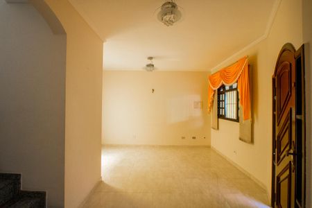 Casa à venda com 135m², 3 quartos e 3 vagas Casa à venda com 135m², 3 quartos e 3 vagasSala