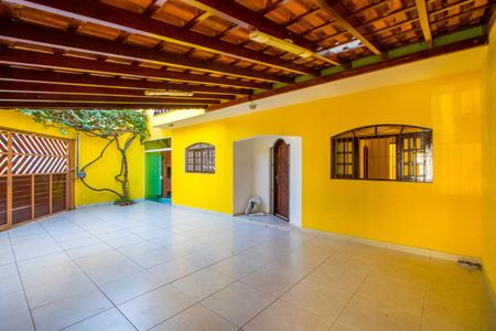 Casa à venda com 135m², 3 quartos e 3 vagas Casa à venda com 135m², 3 quartos e 3 vagasQuintal/Garagem