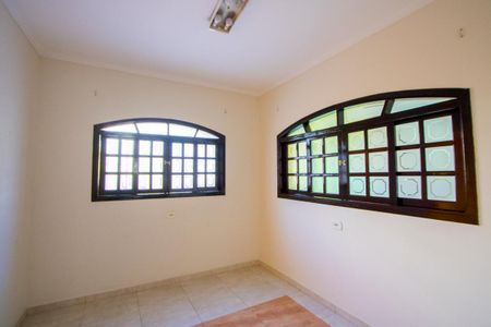 Casa à venda com 135m², 3 quartos e 3 vagas Casa à venda com 135m², 3 quartos e 3 vagasCopa