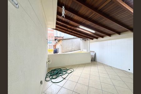 Casa para alugar com 115m², 2 quartos e 1 vaga