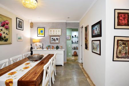 Apartamento à venda com 97m², 3 quartos e 2 vagas Apartamento à venda com 97m², 3 quartos e 2 vagasSala de jantar