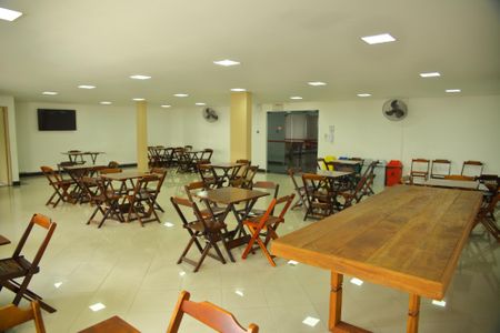 Apartamento para alugar com 55m², 2 quartos e 1 vagaÁrea comum - Salão de festas