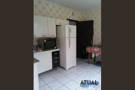 Casa à venda com 3 quartos, 185m² em Vila Imperio, São Paulo