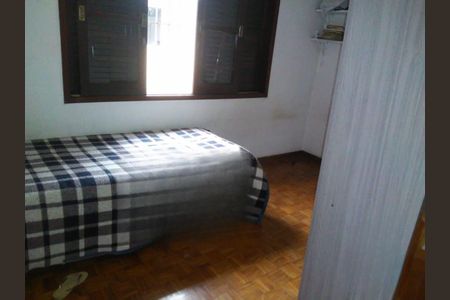 Casa à venda com 3 quartos, 185m² em Vila Imperio, São Paulo