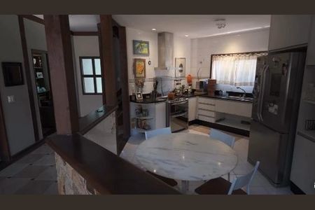 Casa à venda com 4 quartos, 263m² em Vargem Grande, Rio de Janeiro