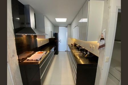 Apartamento à venda com 192m², 4 quartos e 1 vaga