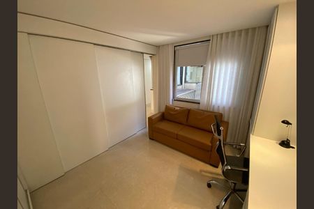Apartamento à venda com 192m², 4 quartos e 1 vaga