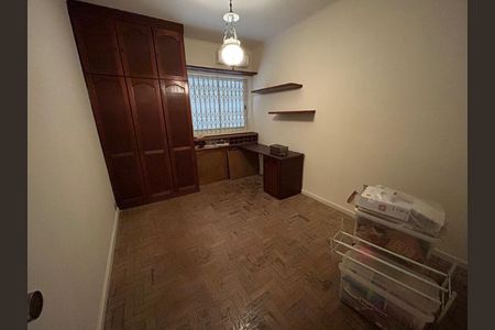 Casa à venda com 333m², 4 quartos e 1 vaga