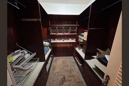 Casa à venda com 333m², 4 quartos e 1 vaga