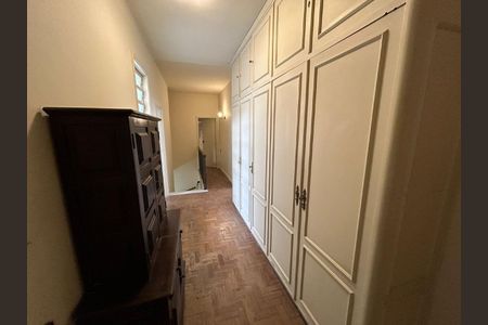 Casa à venda com 333m², 4 quartos e 1 vaga