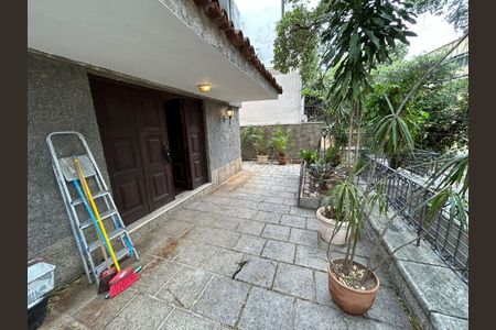 Casa à venda com 333m², 4 quartos e 1 vaga