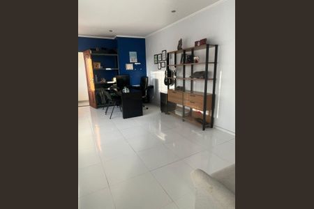 Casa à venda com 185m², 2 quartos e 2 vagasEscritório