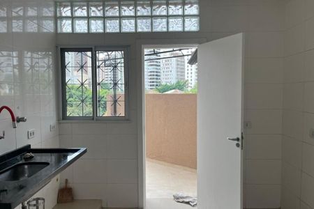Casa à venda com 245m², 5 quartos e 2 vagasFoto 05