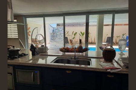 Casa de condomínio à venda com 320m², 3 quartos e 4 vagas