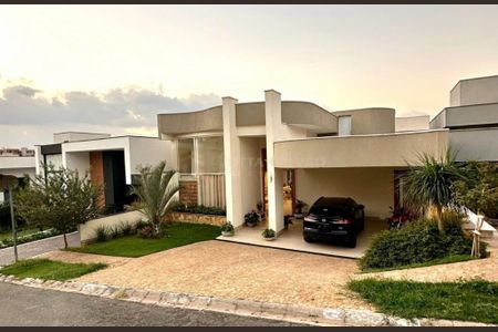 Casa de condomínio à venda com 320m², 3 quartos e 4 vagas