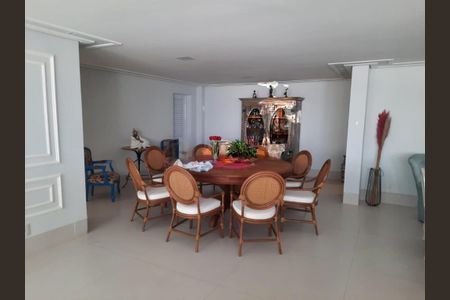 Casa de condomínio à venda com 320m², 3 quartos e 4 vagas