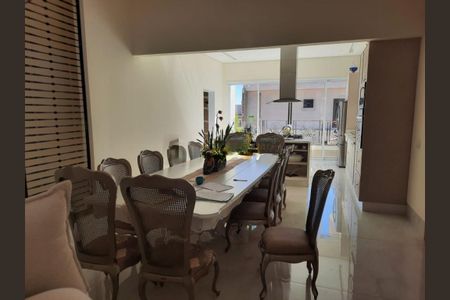 Casa de condomínio à venda com 320m², 3 quartos e 4 vagas