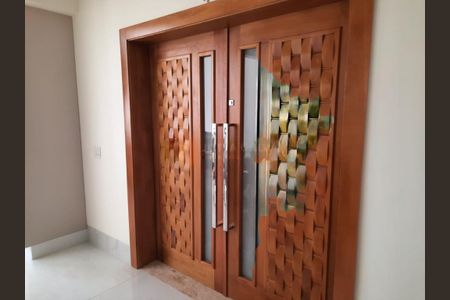 Casa de condomínio à venda com 320m², 3 quartos e 4 vagas