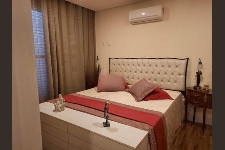 Casa de condomínio à venda com 320m², 3 quartos e 4 vagas