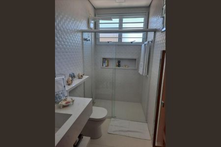 Casa de condomínio à venda com 320m², 3 quartos e 4 vagas