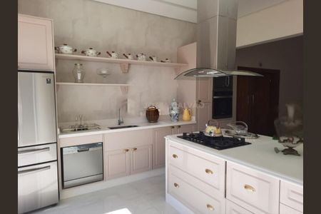 Casa de condomínio à venda com 320m², 3 quartos e 4 vagas