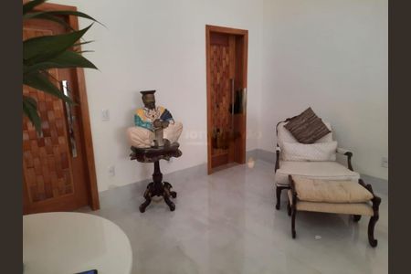 Casa de condomínio à venda com 320m², 3 quartos e 4 vagas