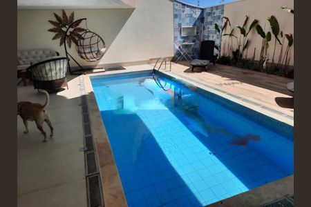 Casa de condomínio à venda com 320m², 3 quartos e 4 vagas