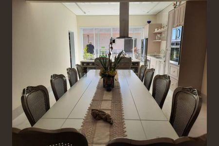 Casa de condomínio à venda com 320m², 3 quartos e 4 vagas