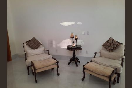 Casa de condomínio à venda com 320m², 3 quartos e 4 vagas