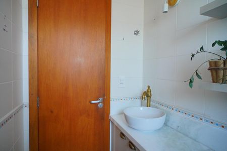 Apartamento para alugar com 75m², 2 quartos e 2 vagasBanheiro 