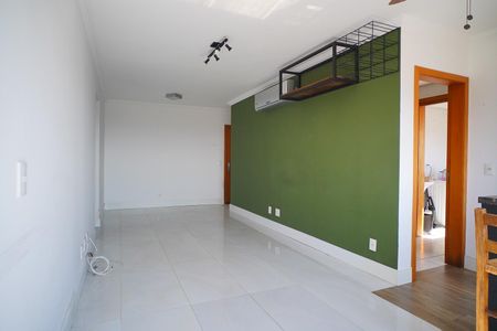 Sala de apartamento para alugar com 2 quartos, 75m² em Chácara das Pedras, Porto Alegre