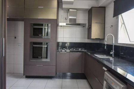 Apartamento à venda com 230m², 3 quartos e 3 vagas