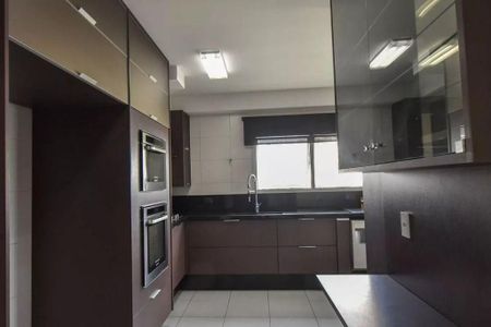 Apartamento à venda com 230m², 3 quartos e 3 vagas