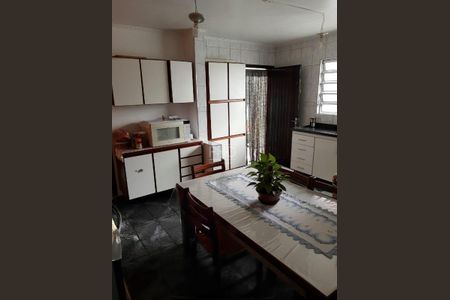 Casa à venda com 314m², 2 quartos e 4 vagas