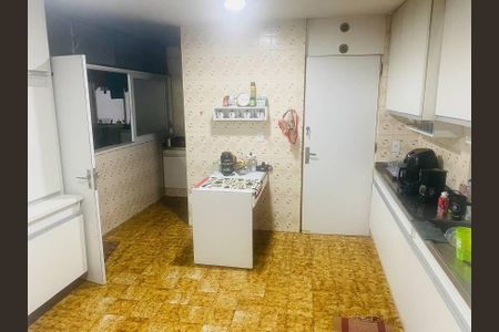 Apartamento à venda com 328m², 3 quartos e 2 vagas