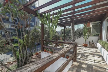 Casa à venda com 223m², 4 quartos e 3 vagasFachada