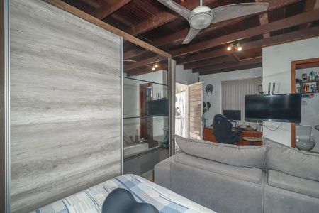 Casa à venda com 223m², 4 quartos e 3 vagasQuarto 4 Suíte fundos