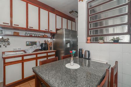 Casa à venda com 223m², 4 quartos e 3 vagasCozinha