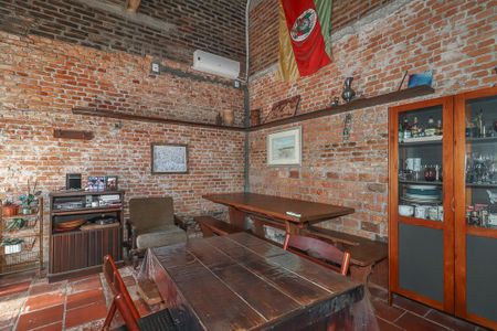 Casa à venda com 223m², 4 quartos e 3 vagasChurrasqueira