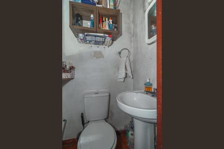 Casa à venda com 223m², 4 quartos e 3 vagasBanheiro da Suíte Fundos
