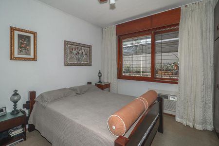 Casa à venda com 223m², 4 quartos e 3 vagasQuarto Suíte