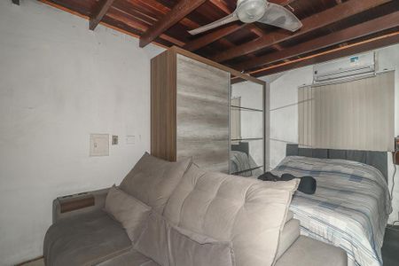 Casa à venda com 223m², 4 quartos e 3 vagasQuarto 4 Suíte fundos