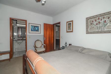 Casa à venda com 223m², 4 quartos e 3 vagasQuarto Suíte