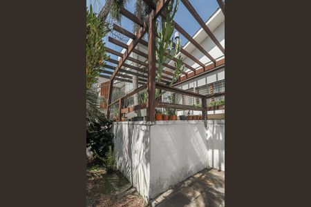 Casa à venda com 223m², 4 quartos e 3 vagasFachada