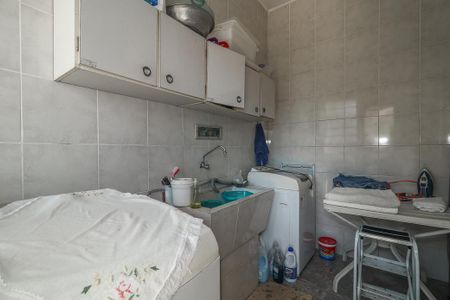 Casa à venda com 223m², 4 quartos e 3 vagasLavanderia