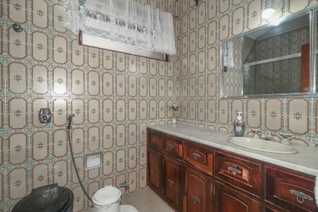 Casa à venda com 223m², 4 quartos e 3 vagasBanheiro 3