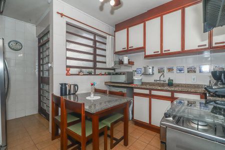 Casa à venda com 223m², 4 quartos e 3 vagasCozinha
