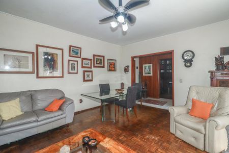 Sala de casa à venda com 4 quartos, 223m² em Chácara das Pedras, Porto Alegre